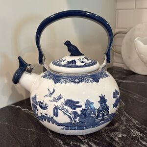 Vintage Blue Bird White Willow Whistling Teapot